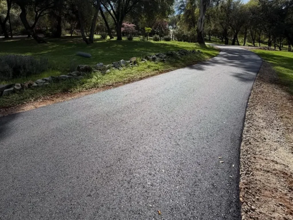 Complete guide to asphalt drivways installation, maintenance, repair, costs, pros and cons