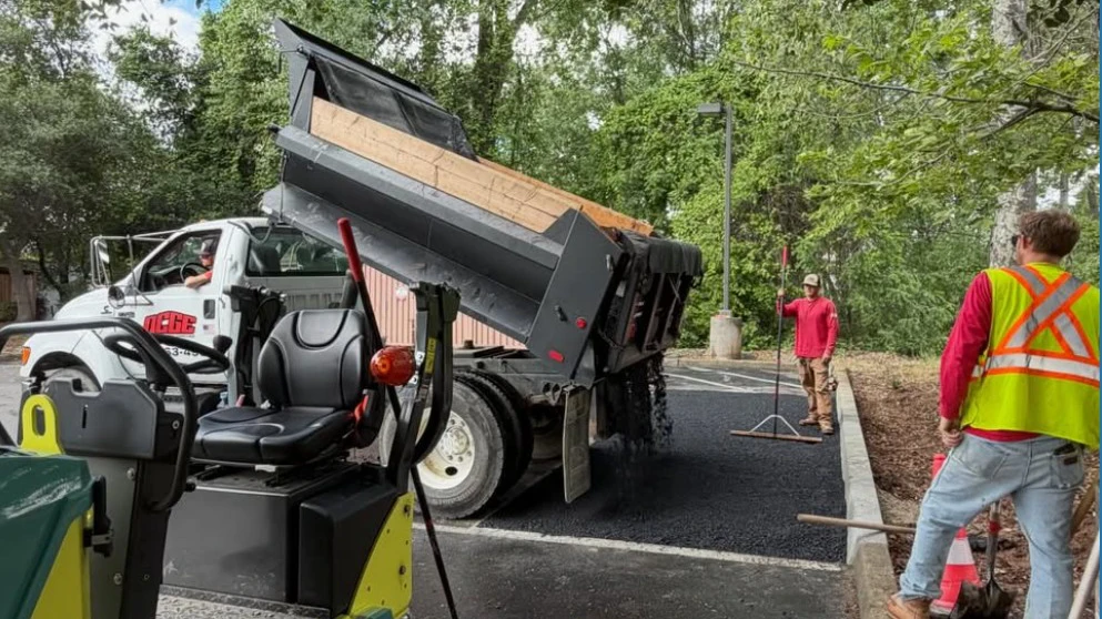 Complete guide to asphalt parking lots installation, repair, maintenance NCGE